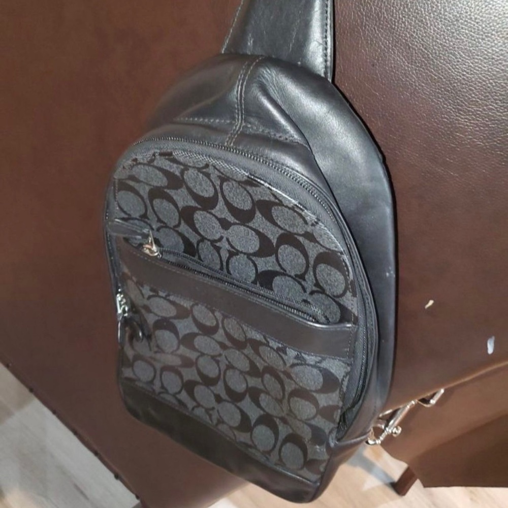 Coach bag no cracks or tears retail price was $350